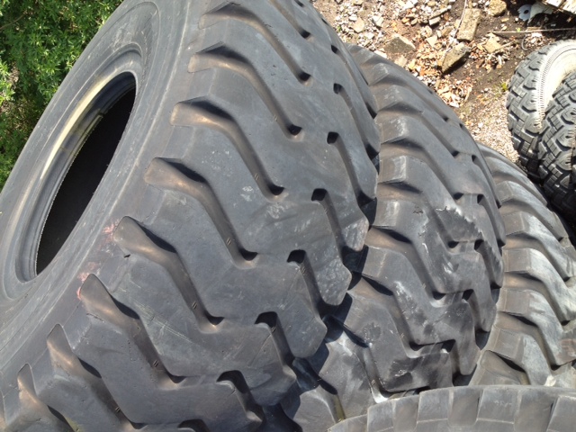 Bridgestone 29.5T35 VSTEEL (Used 75/80% Good) - 40111 - Govsales of mod surplus ex army trucks, ex army land rovers and other military vehicles for sale